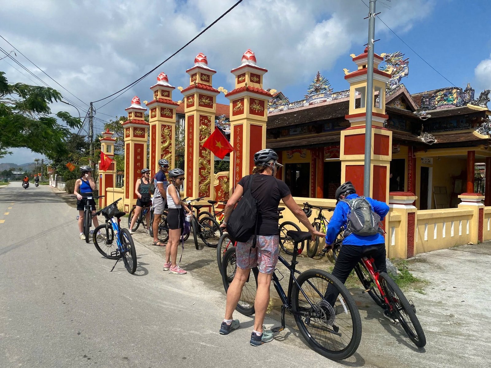 Hue Heritage Cycling Tour: Explore Sinh Folklore & Thanh Tien Paper Flowers